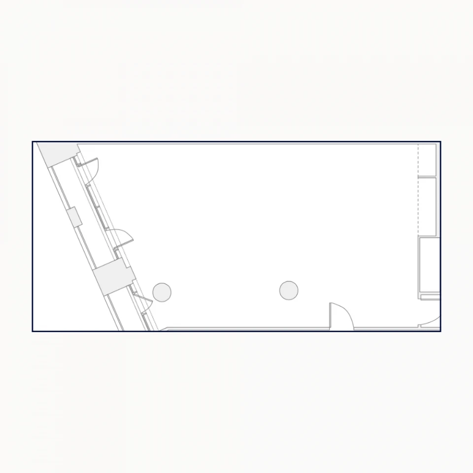 Architektonischer Grundriss eines Gebäudes mit markierten Räumen, Türen und zwei runden Tischen.