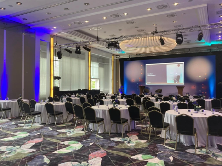 Gala-Dinner im Ballsaal exklusiv